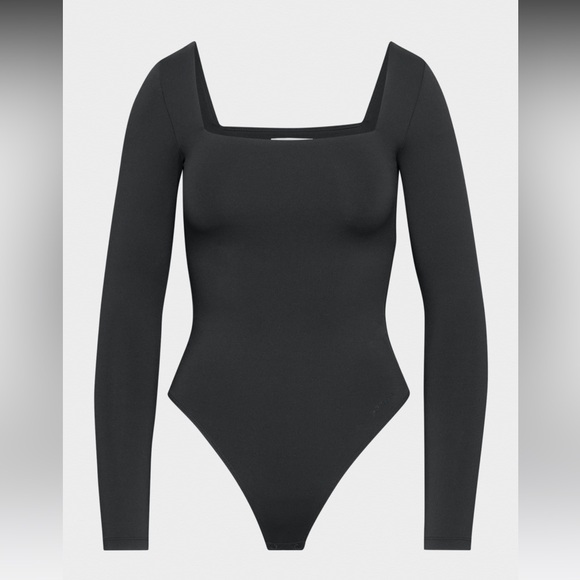 ARITZIA - Contour Squareneck Longsleeve Bodysuit - Picture 2 of 6